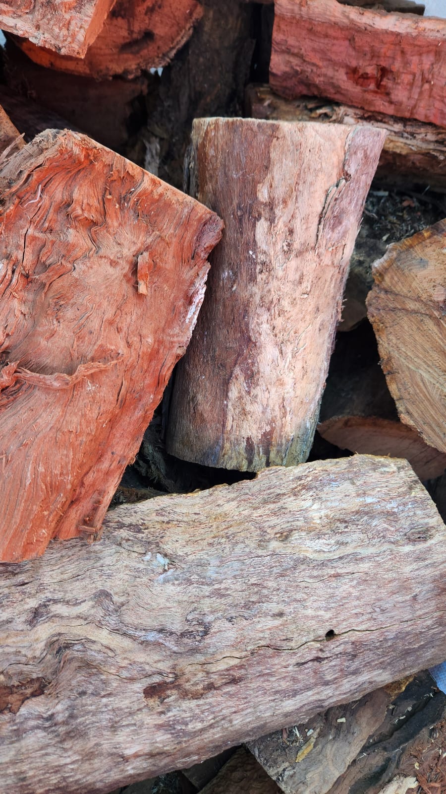 One Cubic Metre BULK BAG Of PREMIUM DOUBLE SPLIT HARDWOOD - Neatly delivered to the desired location at your home!